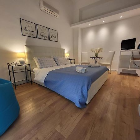 Living Cagliari Marina Bed & Breakfast ภายนอก รูปภาพ