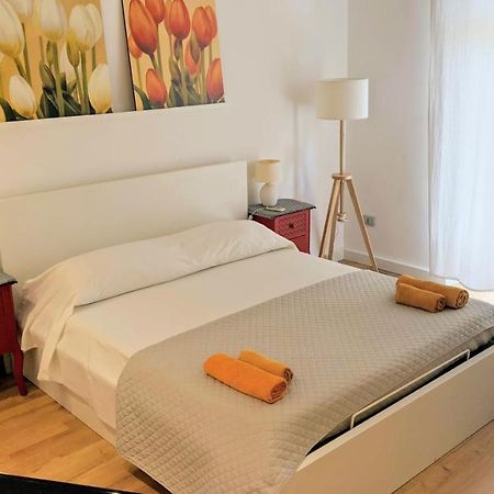 Living Cagliari Marina Bed & Breakfast ภายนอก รูปภาพ
