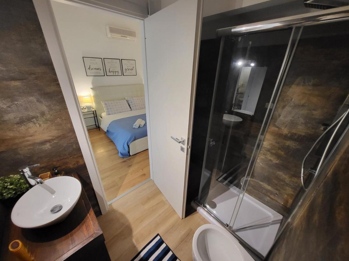 Living Cagliari Marina Bed & Breakfast ภายนอก รูปภาพ