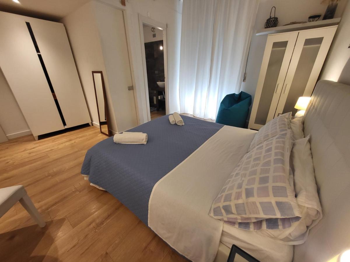 Living Cagliari Marina Bed & Breakfast ภายนอก รูปภาพ