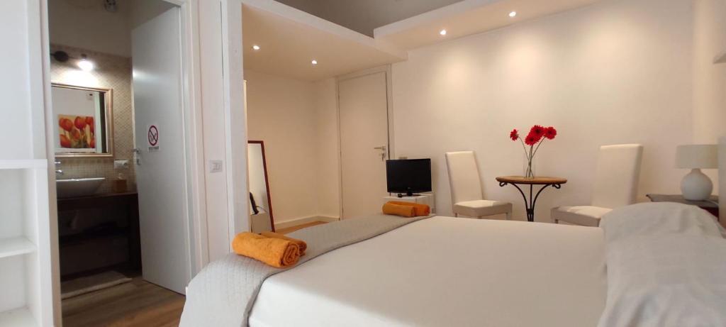 Living Cagliari Marina Bed & Breakfast ภายนอก รูปภาพ