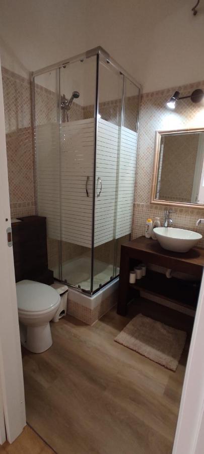 Living Cagliari Marina Bed & Breakfast ภายนอก รูปภาพ