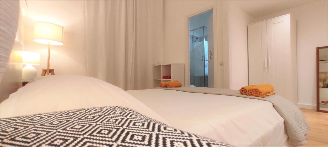 Living Cagliari Marina Bed & Breakfast ภายนอก รูปภาพ